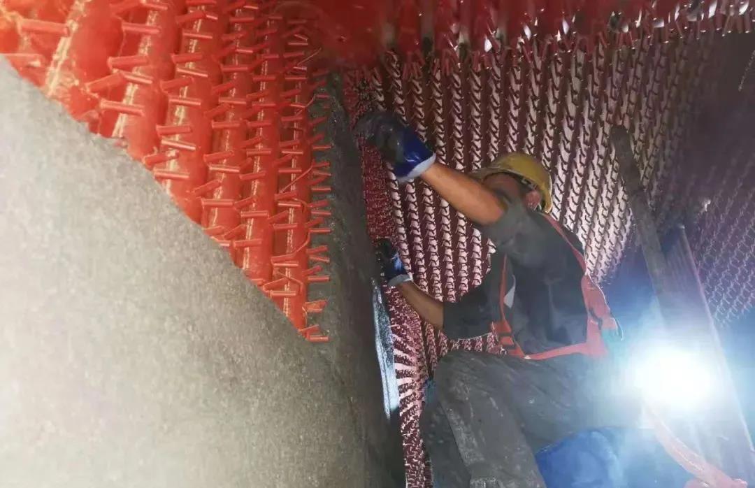 榮盛科技集團(tuán)深入項(xiàng)目一線開展&ldquo;送清涼&rdquo;慰問活動(dòng)