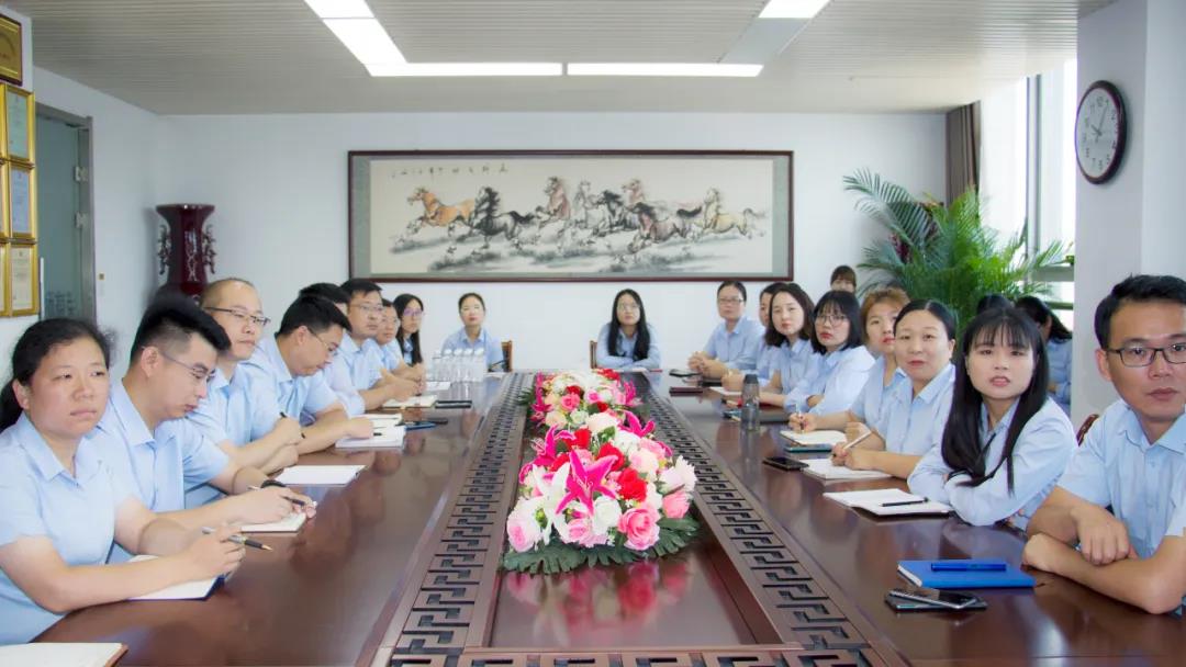 內(nèi)強(qiáng)素質(zhì) 外塑形象 | 榮盛科技集團(tuán)組織開(kāi)展商務(wù)禮儀培訓(xùn)