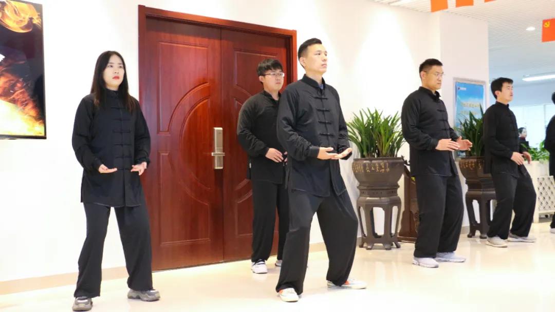 榮盛科技集團(tuán)組織開展健身氣功「八段錦」訓(xùn)練活動