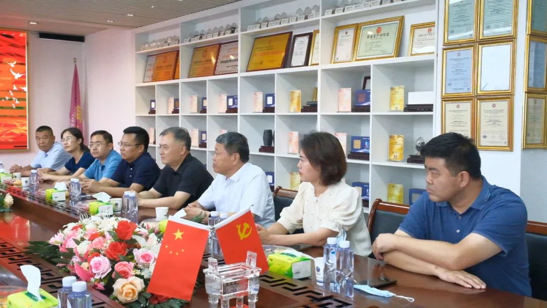 新密市委常委、政法委書記劉軍杰一行蒞臨榮盛科技集團調(diào)研指導